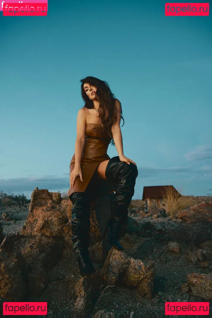 Serinda Swan Onlyfans Photo Gallery 