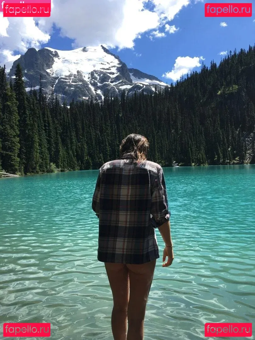 Serinda Swan Onlyfans Photo Gallery 