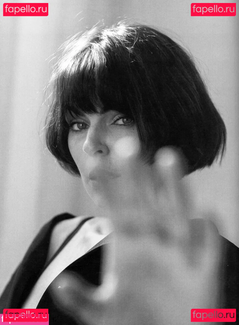 Serinda Swan Onlyfans Photo Gallery 