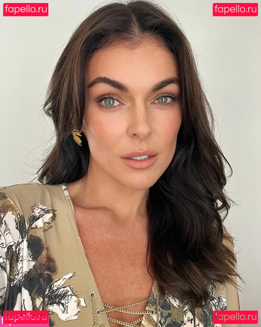 Serinda Swan Onlyfans Photo Gallery 