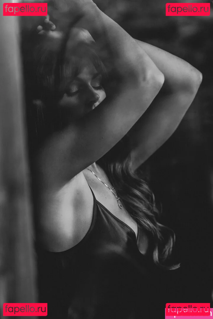 Serinda Swan Onlyfans Photo Gallery 