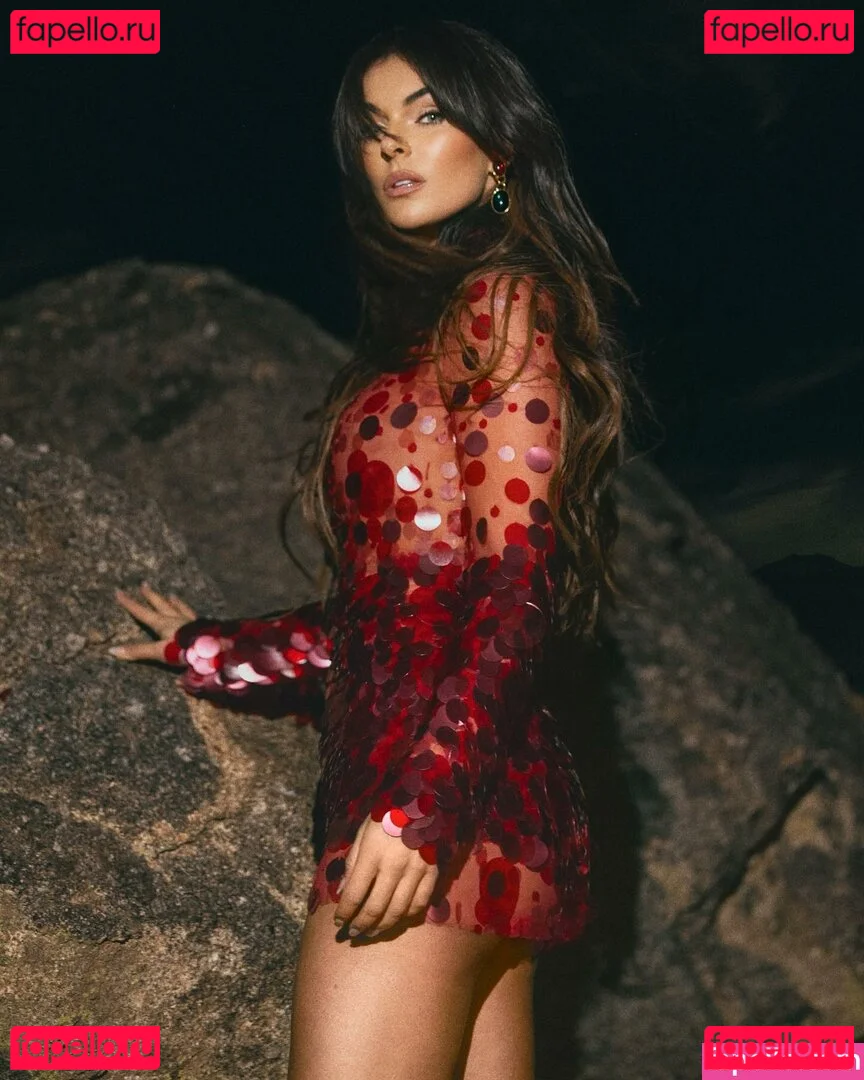 Serinda Swan Onlyfans Photo Gallery 