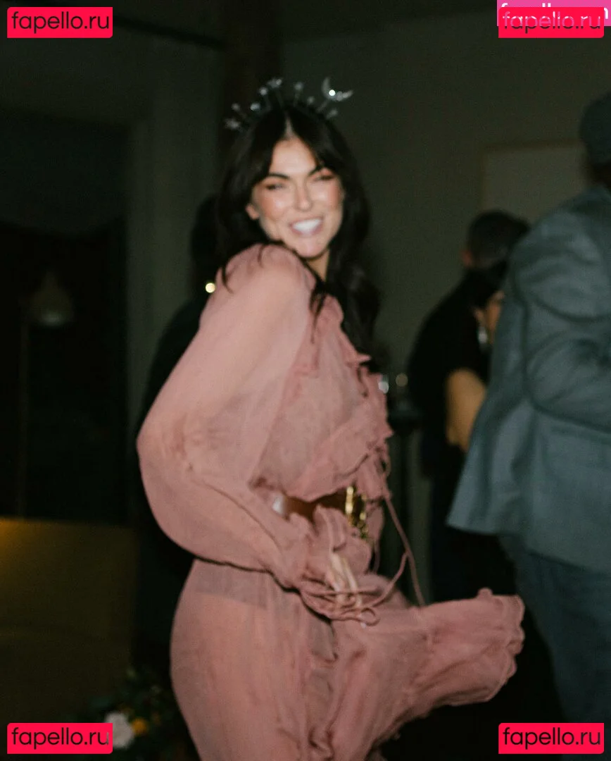 Serinda Swan Onlyfans Photo Gallery 