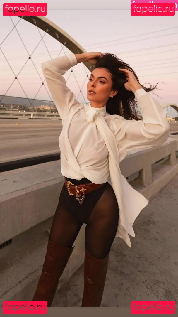 Serinda Swan Onlyfans Photo Gallery 