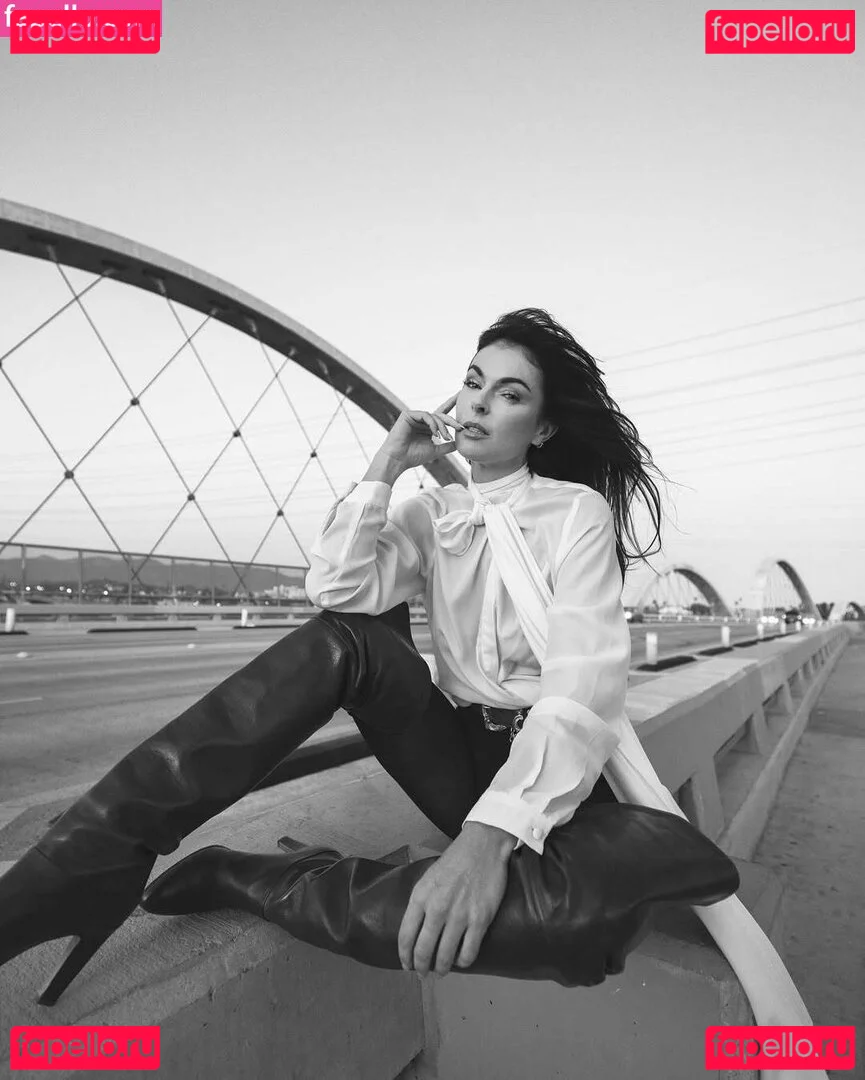 Serinda Swan Onlyfans Photo Gallery 