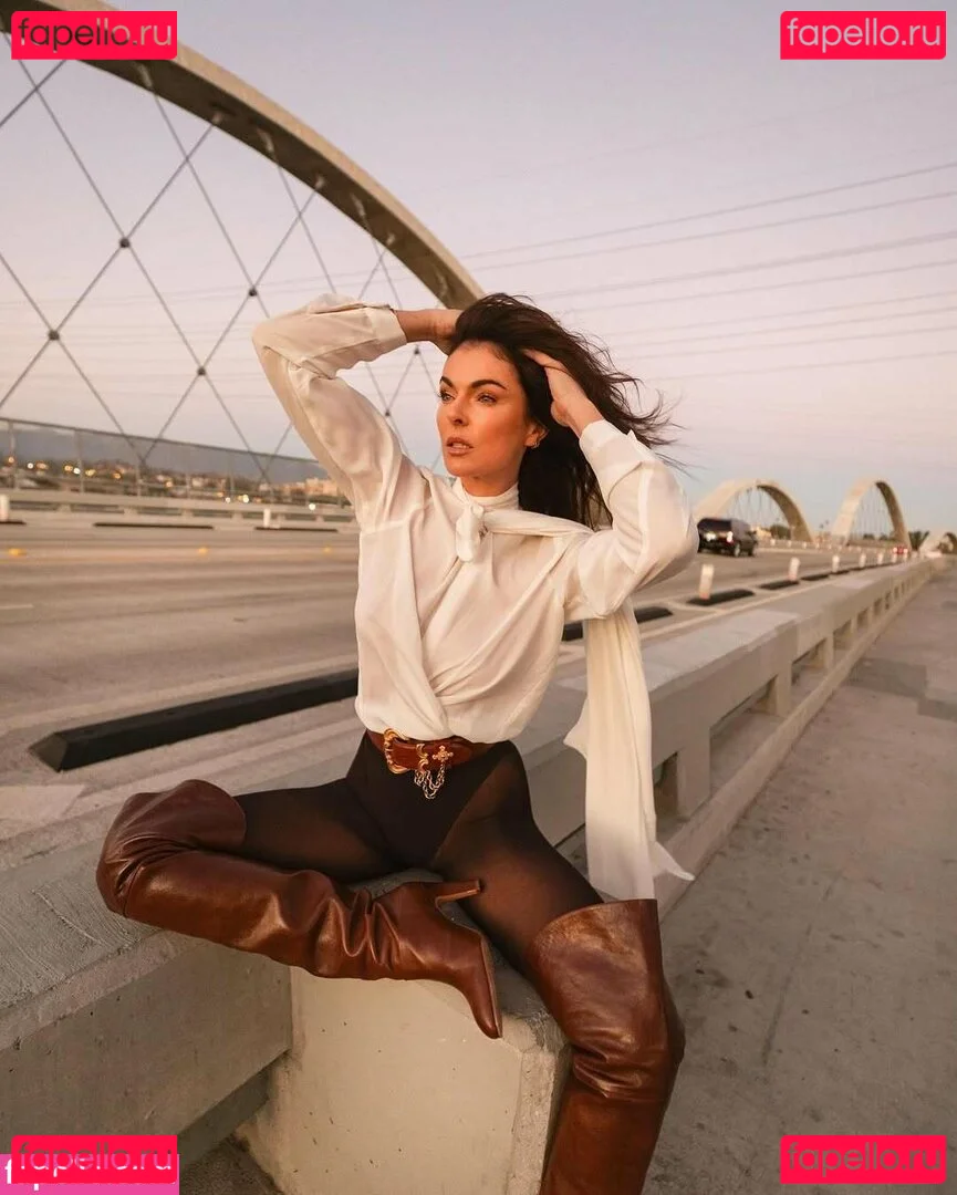 Serinda Swan Onlyfans Photo Gallery 