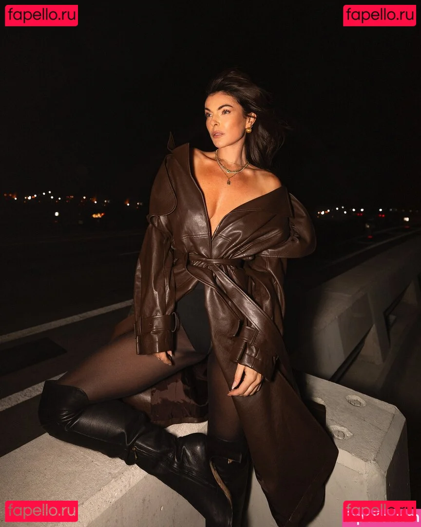 Serinda Swan Onlyfans Photo Gallery 