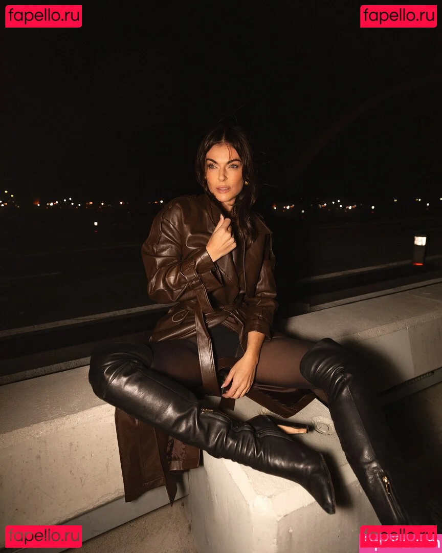 Serinda Swan Onlyfans Photo Gallery 