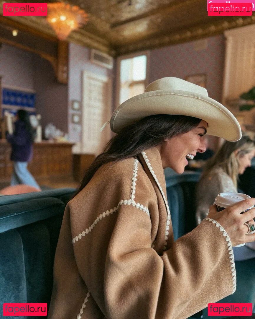 Serinda Swan Onlyfans Photo Gallery 