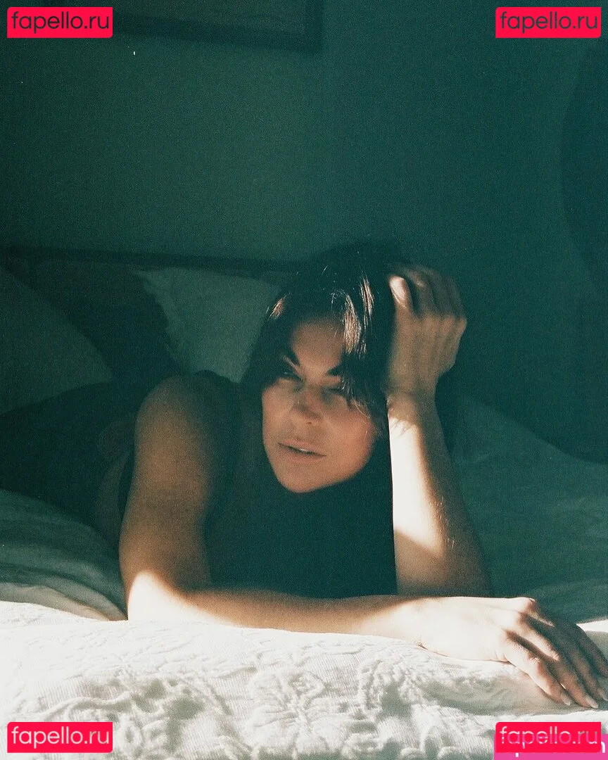 Serinda Swan Onlyfans Photo Gallery 