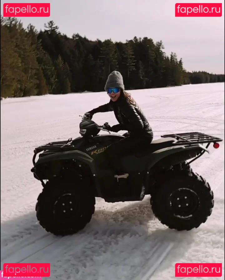 Serinda Swan Onlyfans Photo Gallery 