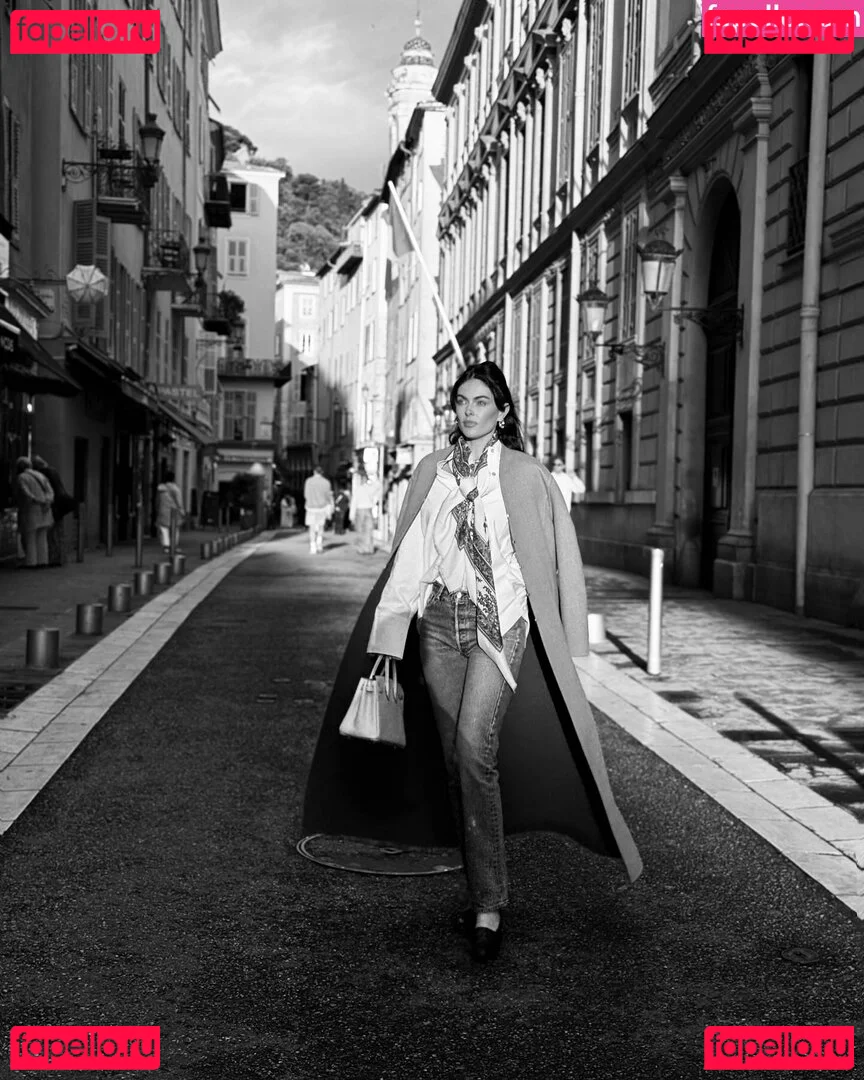 Serinda Swan Onlyfans Photo Gallery 