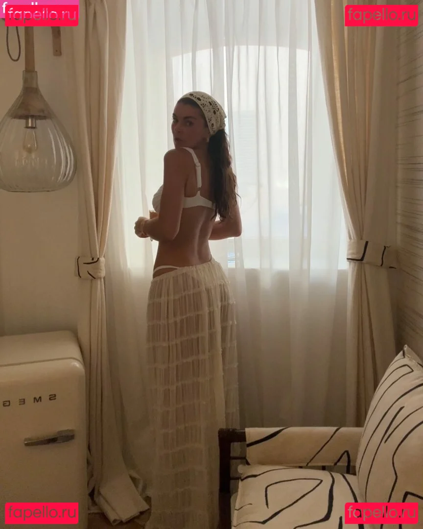 Serinda Swan Onlyfans Photo Gallery 