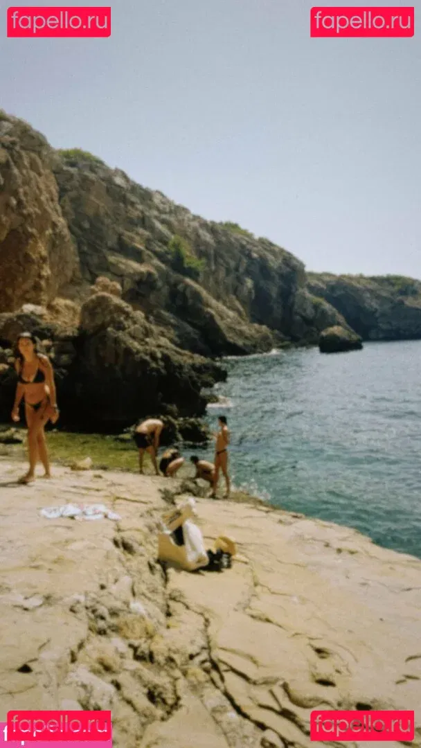 Serinda Swan Onlyfans Photo Gallery 