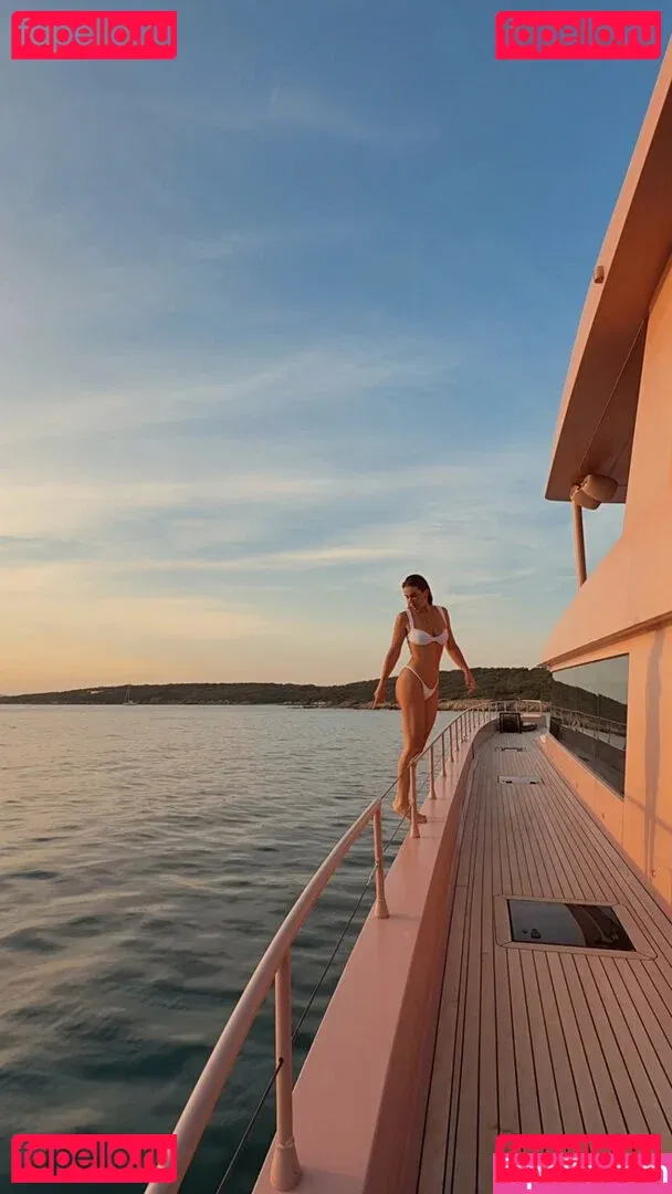 Serinda Swan Onlyfans Photo Gallery 