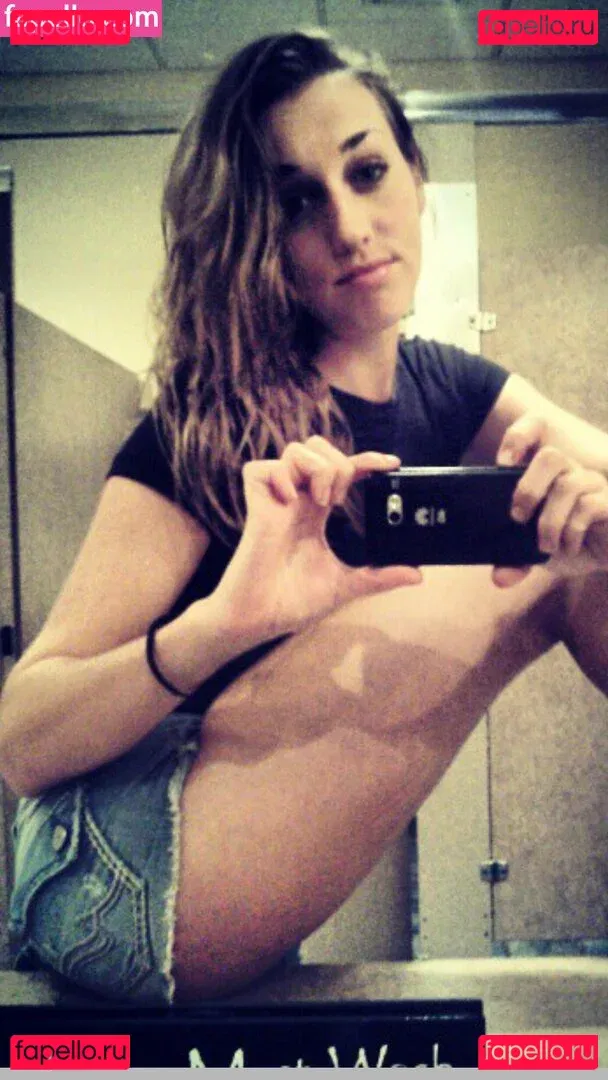 eyeseacoral Onlyfans Photo Gallery 