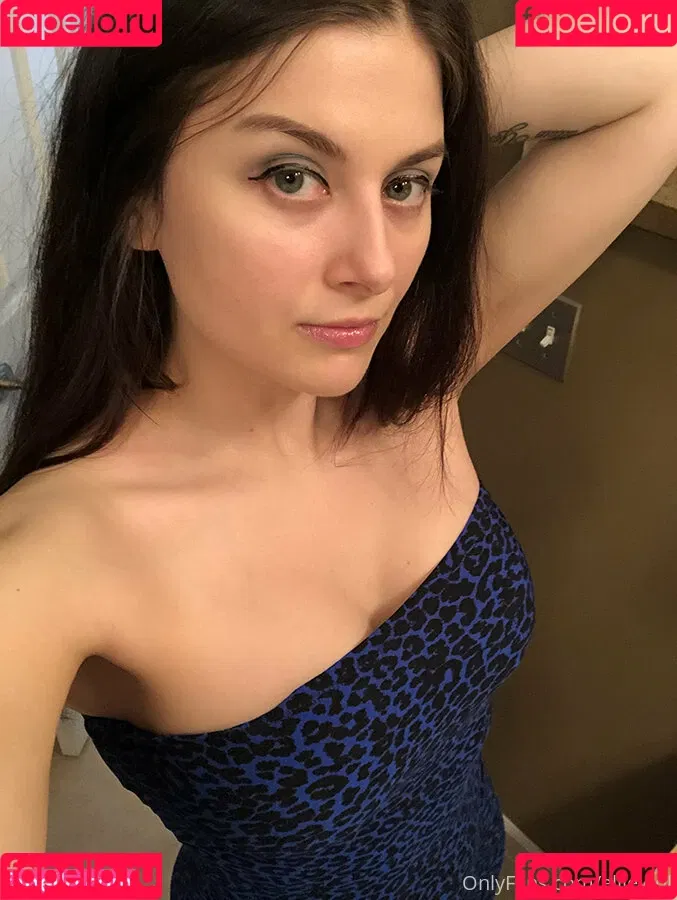 Ellie Idol Onlyfans Photo Gallery 