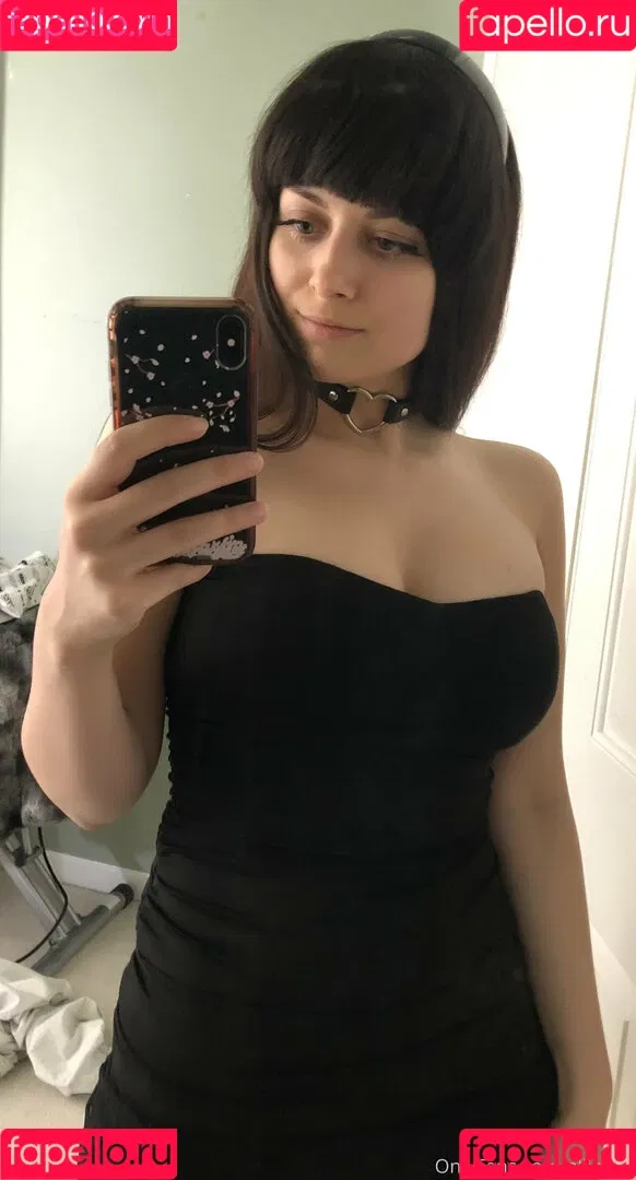 Ellie Idol Onlyfans Photo Gallery 