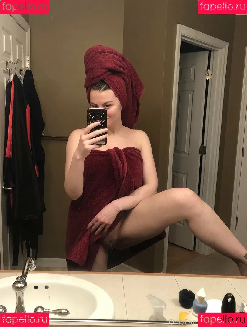 Ellie Idol Onlyfans Photo Gallery 