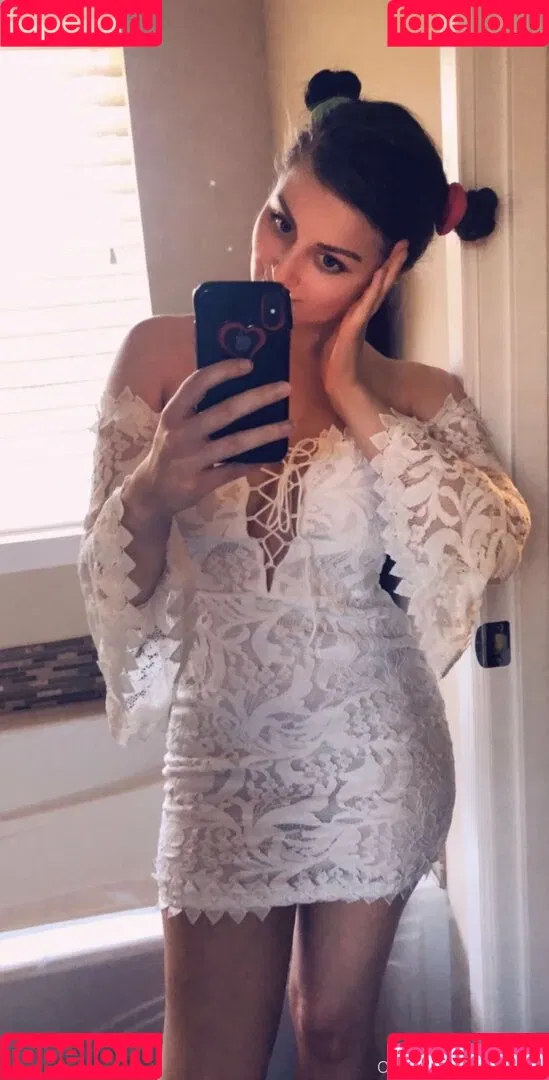 Ellie Idol Onlyfans Photo Gallery 