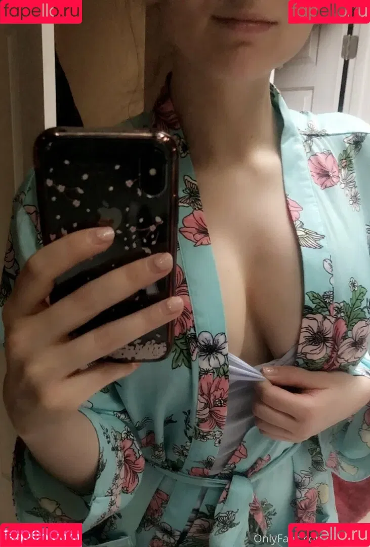 Ellie Idol Onlyfans Photo Gallery 