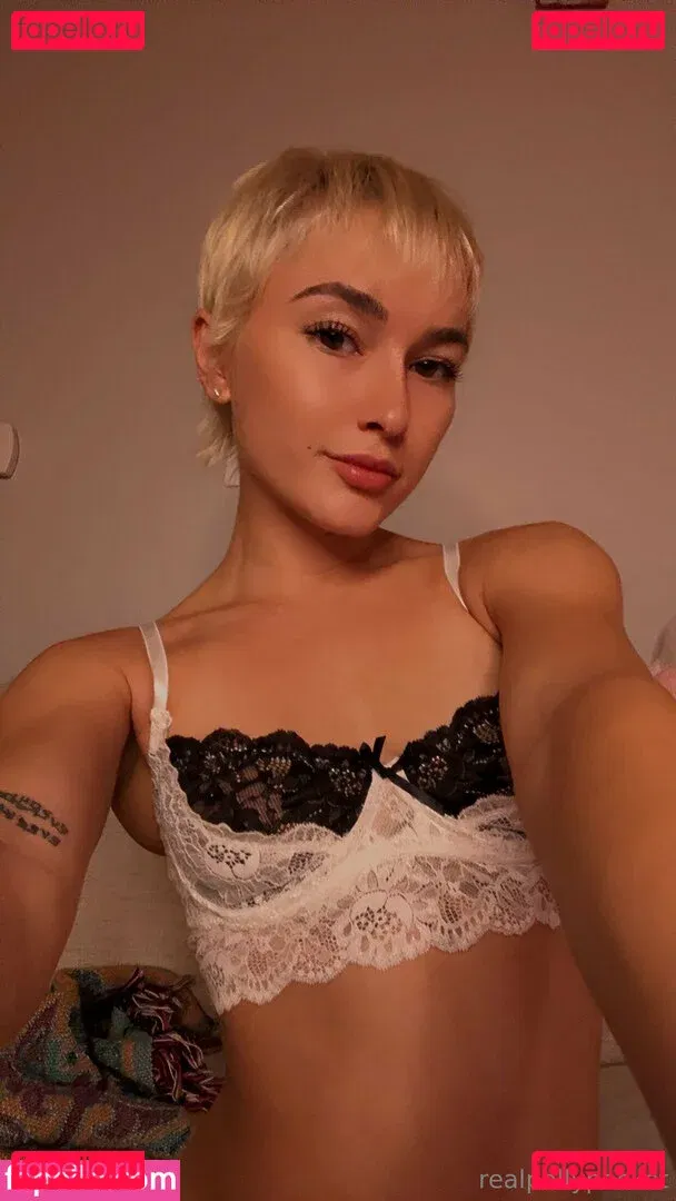 realpollypocket Onlyfans Photo Gallery 