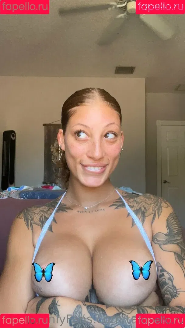 Malia Hope Onlyfans Photo Gallery 