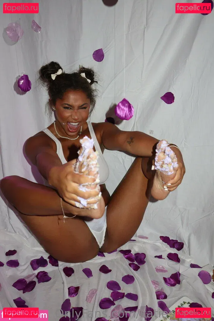 katieswrdvip Onlyfans Photo Gallery 