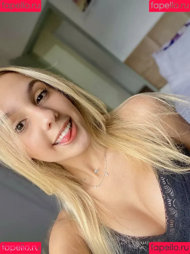 Gabriela Dutra Onlyfans Photo Gallery 