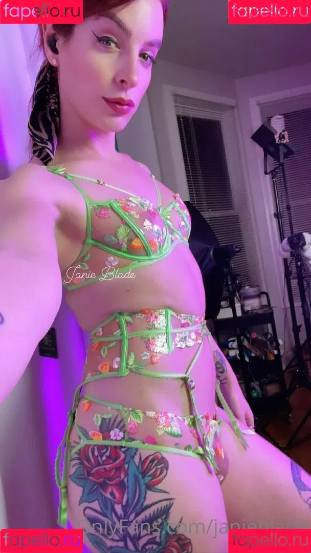 janieblade Onlyfans Photo Gallery 