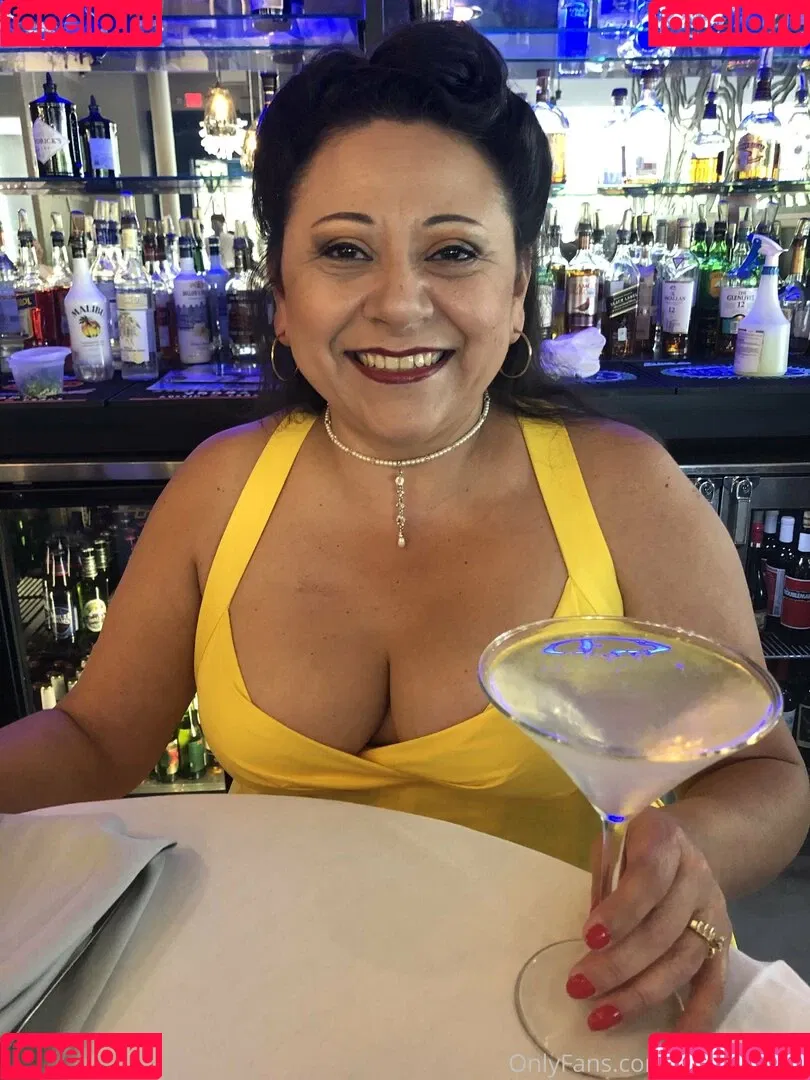 slinkydrinks Onlyfans Photo Gallery 