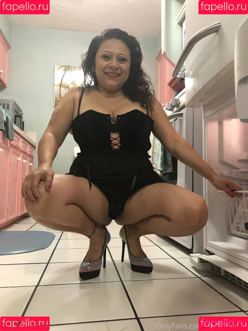 slinkydrinks Onlyfans Photo Gallery 
