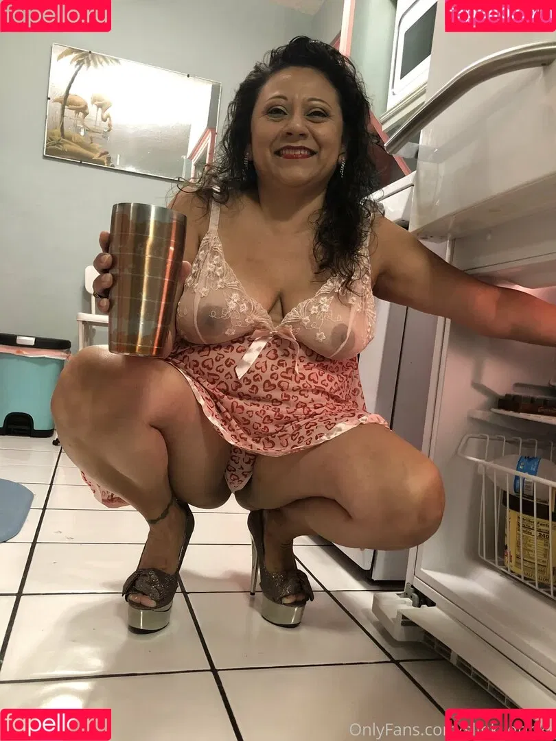 slinkydrinks Onlyfans Photo Gallery 
