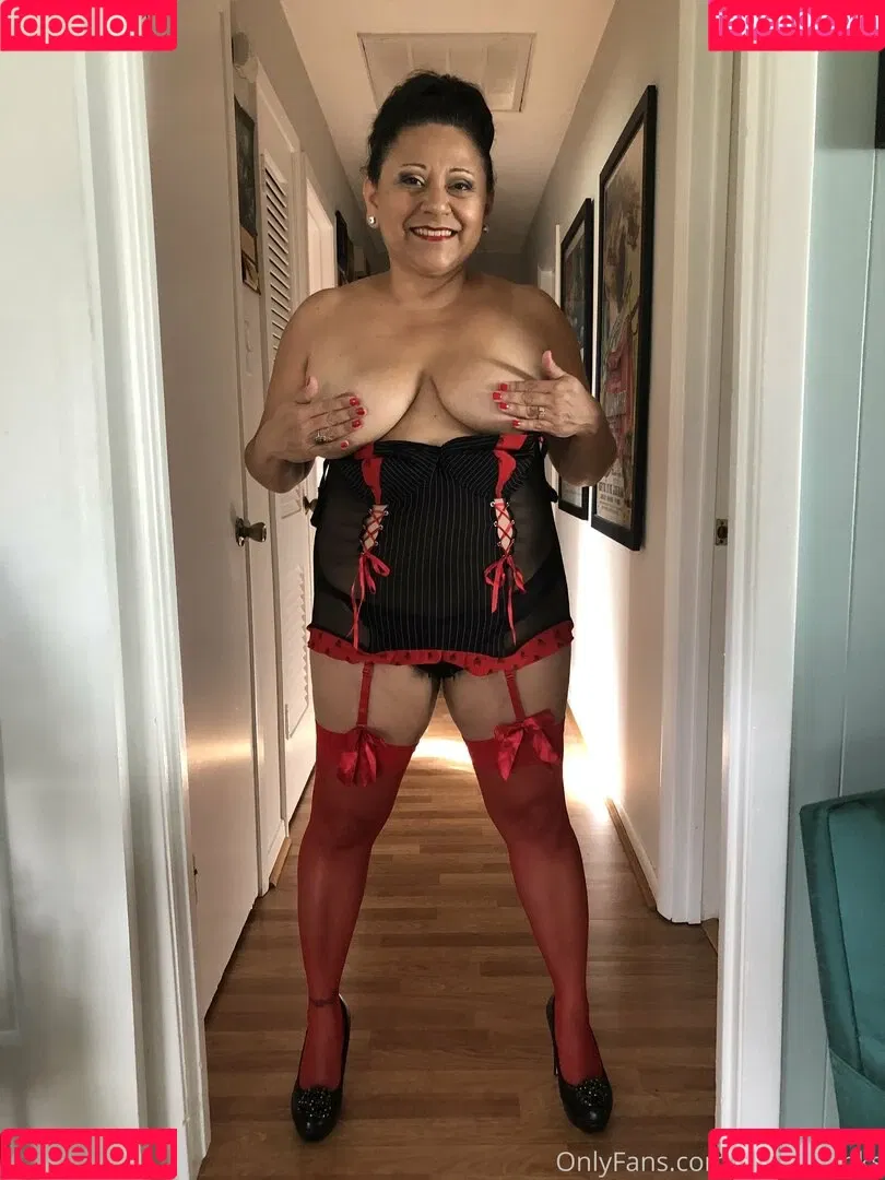 slinkydrinks Onlyfans Photo Gallery 