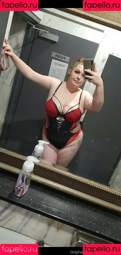 bigtittybitchh2 Onlyfans Photo Gallery 