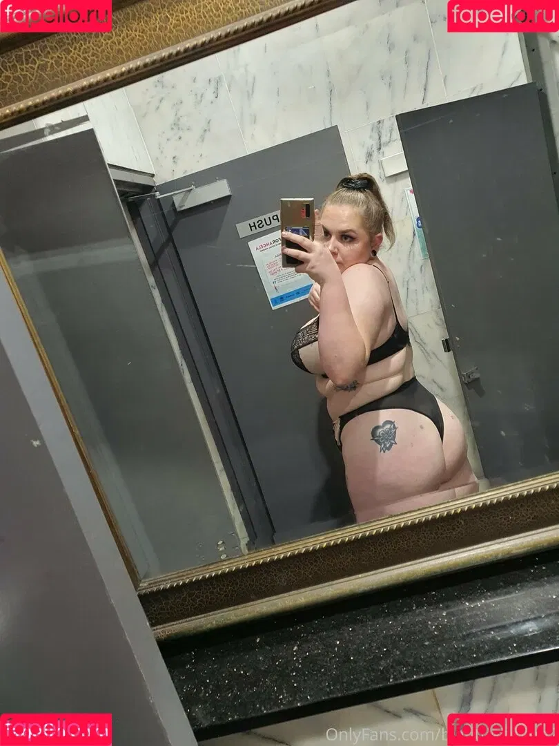 bigtittybitchh2 Onlyfans Photo Gallery 