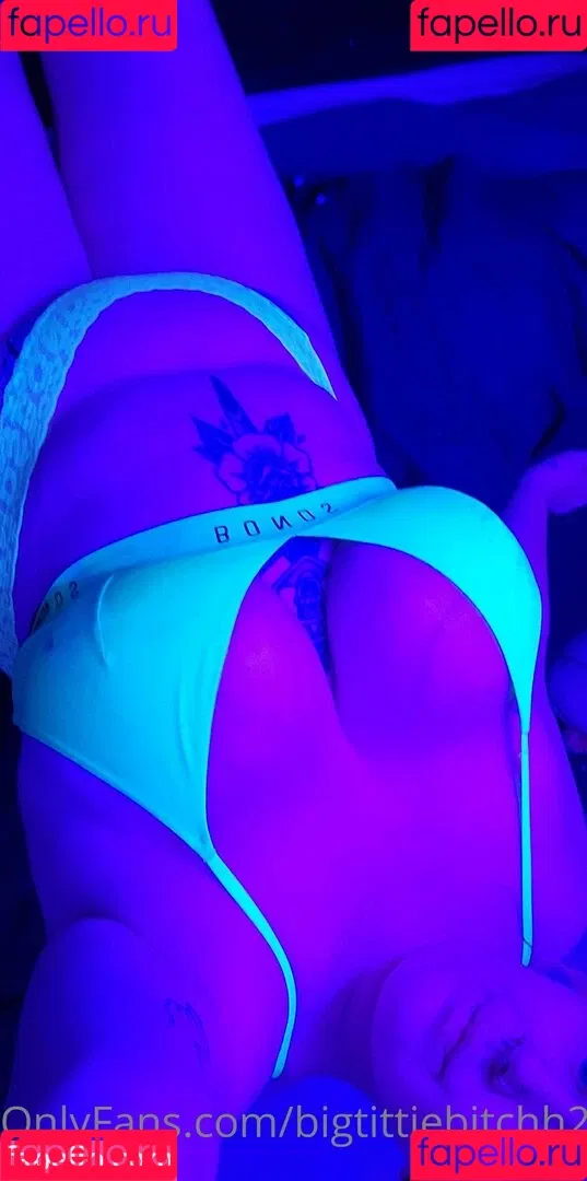 bigtittybitchh2 Onlyfans Photo Gallery 