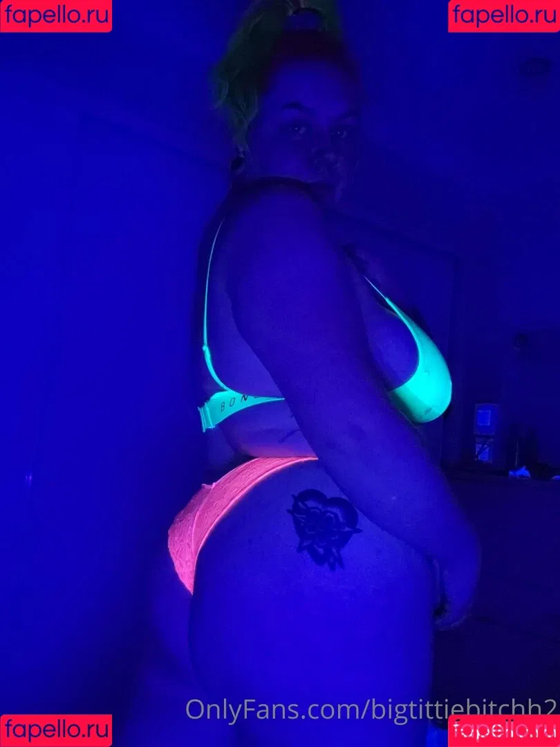 bigtittybitchh2 Onlyfans Photo Gallery 