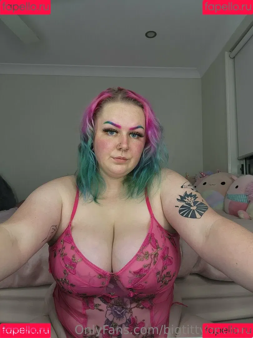 bigtittybitchh2 Onlyfans Photo Gallery 