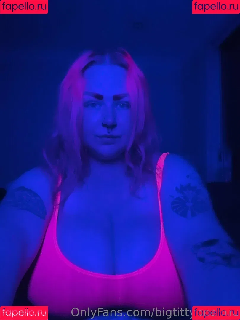 bigtittybitchh2 Onlyfans Photo Gallery 