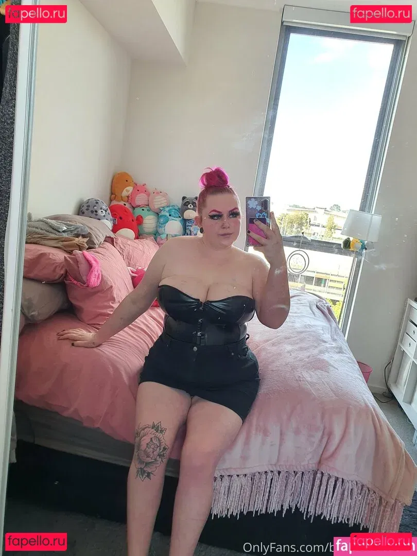bigtittybitchh2 Onlyfans Photo Gallery 