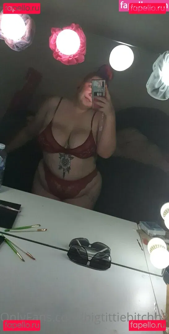 bigtittybitchh2 Onlyfans Photo Gallery 