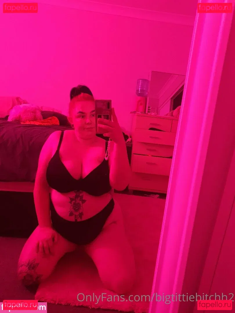 bigtittybitchh2 Onlyfans Photo Gallery 