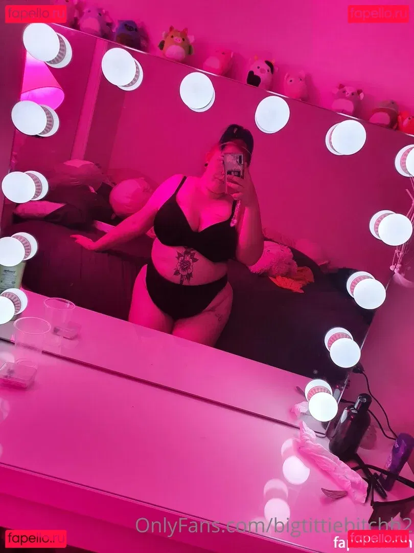 bigtittybitchh2 Onlyfans Photo Gallery 