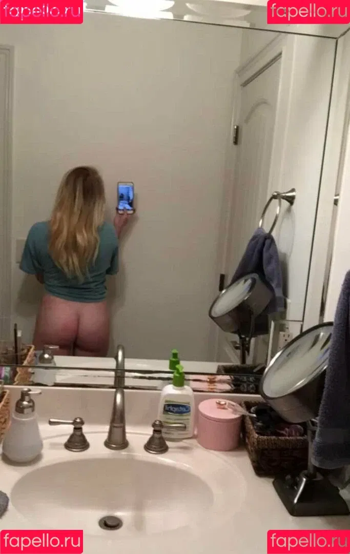 Useless-cum-bucket Onlyfans Photo Gallery 