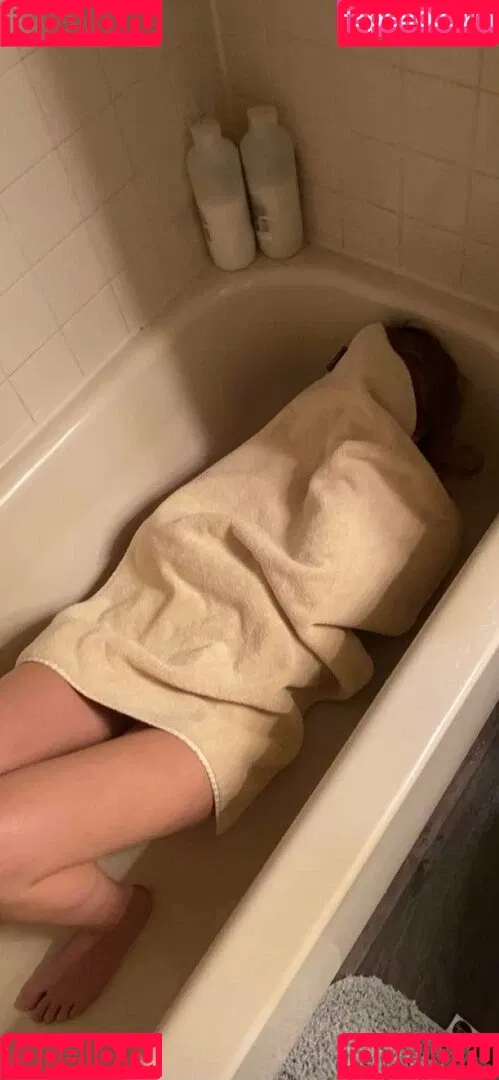 Useless-cum-bucket Onlyfans Photo Gallery 