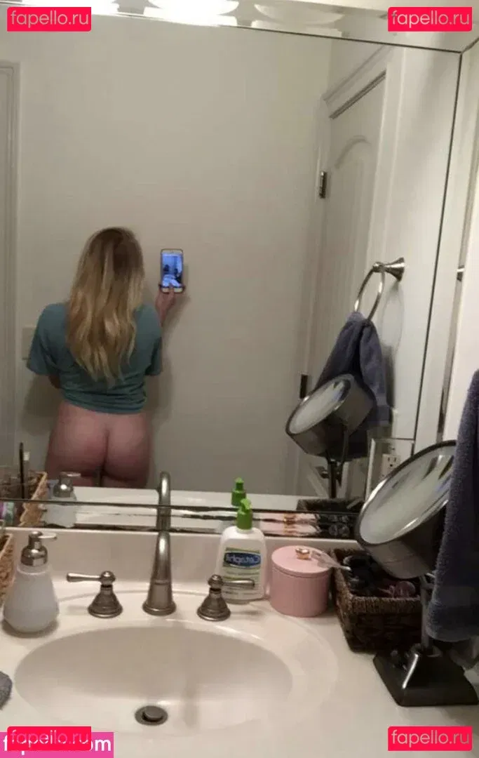 Useless-cum-bucket Onlyfans Photo Gallery 