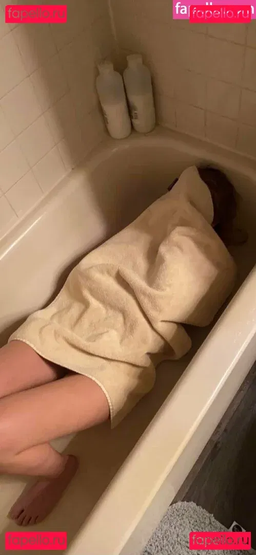 Useless-cum-bucket Onlyfans Photo Gallery 