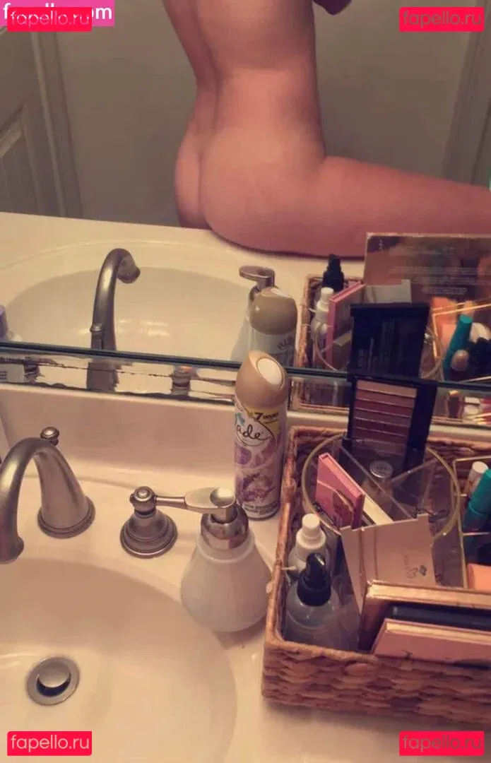 Useless-cum-bucket Onlyfans Photo Gallery 