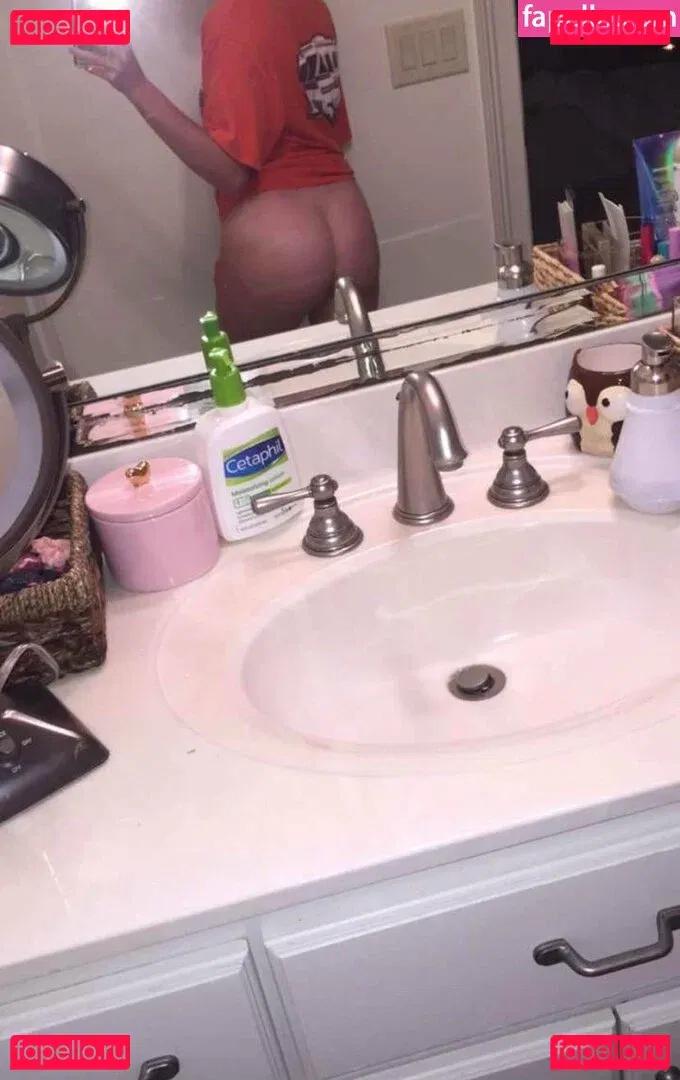 Useless-cum-bucket Onlyfans Photo Gallery 